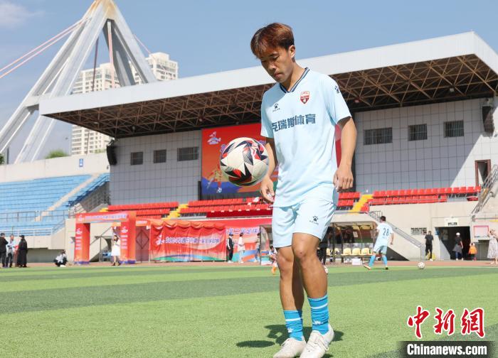 ：高原城市青海西甯夏日足球熱