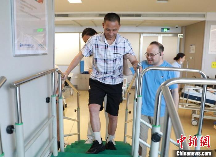 星歐娛樂官方:腦機接口新突破 閉環脊髓神經接口治療助患者自主行走