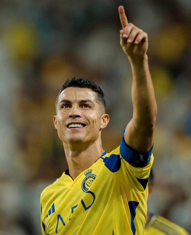 星歐娛樂注冊:菲利尅斯処子球失而複得!C羅瞬間狂喜,招呼全隊瘋狂慶祝