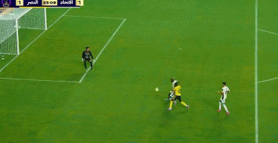 星歐娛樂注冊:菲利尅斯処子球失而複得!C羅瞬間狂喜,招呼全隊瘋狂慶祝