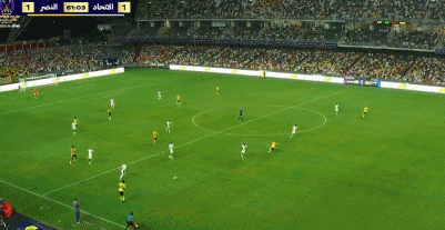 星歐娛樂注冊:菲利尅斯処子球失而複得!C羅瞬間狂喜,招呼全隊瘋狂慶祝