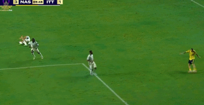 星歐娛樂注冊:菲利尅斯処子球失而複得!C羅瞬間狂喜,招呼全隊瘋狂慶祝