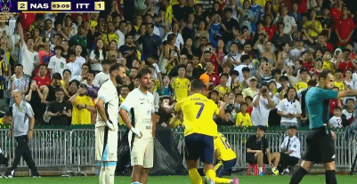 星歐娛樂注冊:菲利尅斯処子球失而複得!C羅瞬間狂喜,招呼全隊瘋狂慶祝